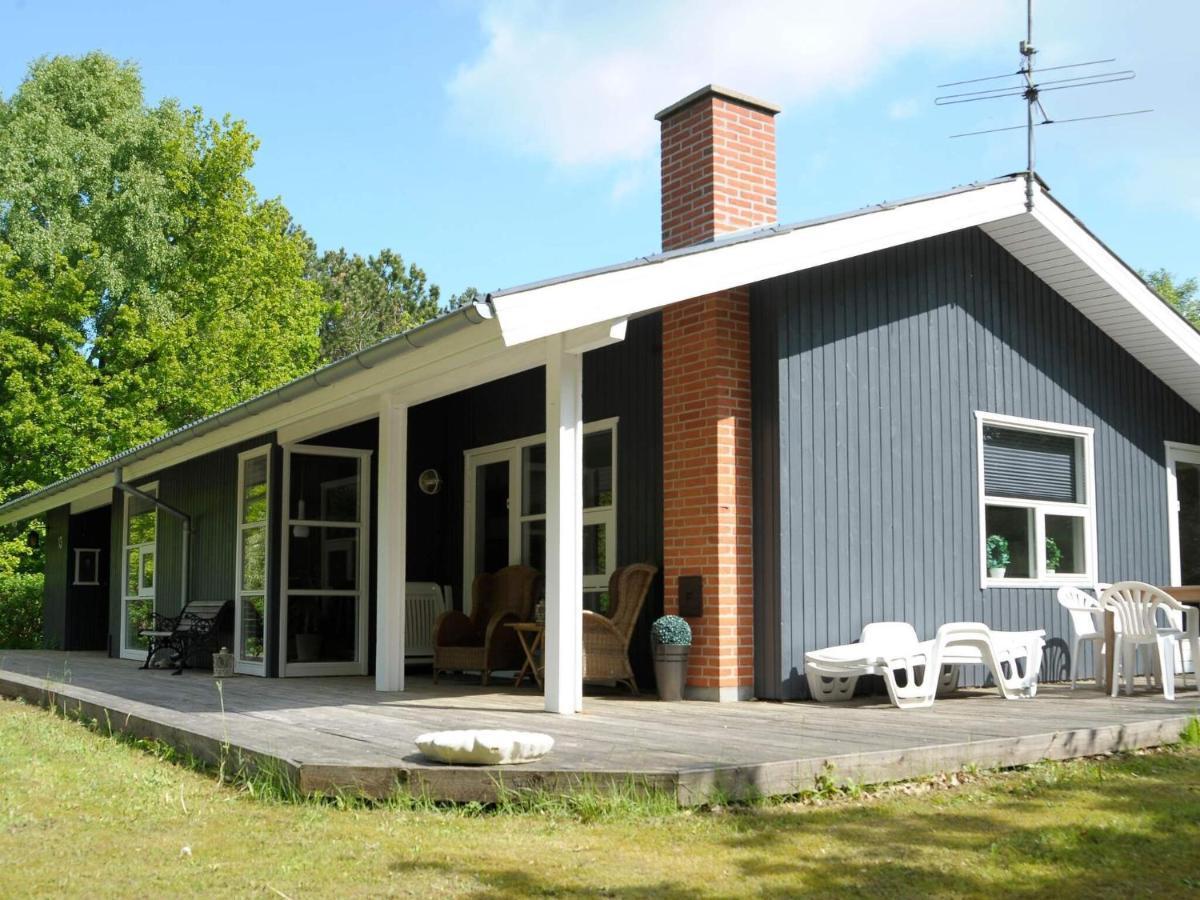 6 Person Holiday Home In Glesborg Fjellerup Strand Exterior photo